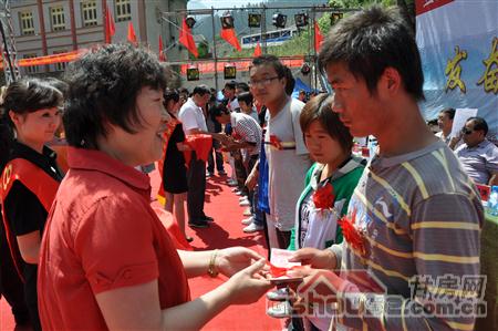 http://m.cdjdyiy.com/UploadFile/2010824112346734.jpg
